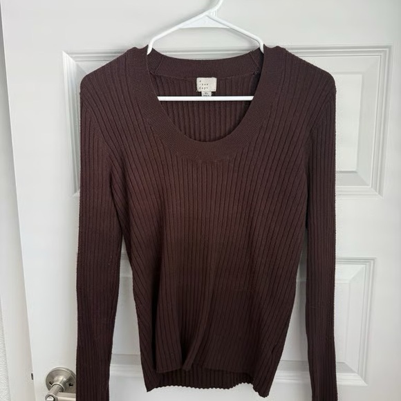 Sweaters - Brown Ribbed Long-Sleeve Sweater